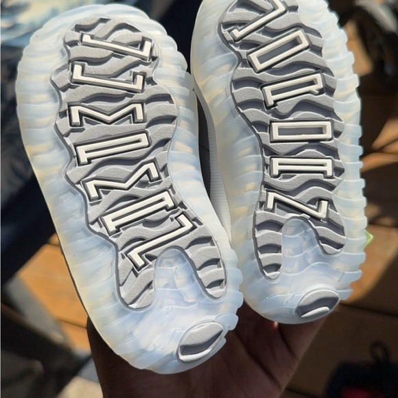 Jordan cool grey 11 - Picture 3 of 4